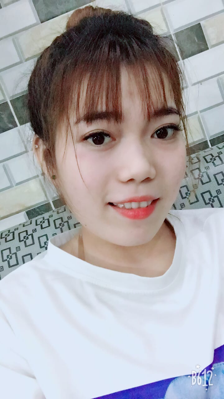 Vietnamese lady 23 years old